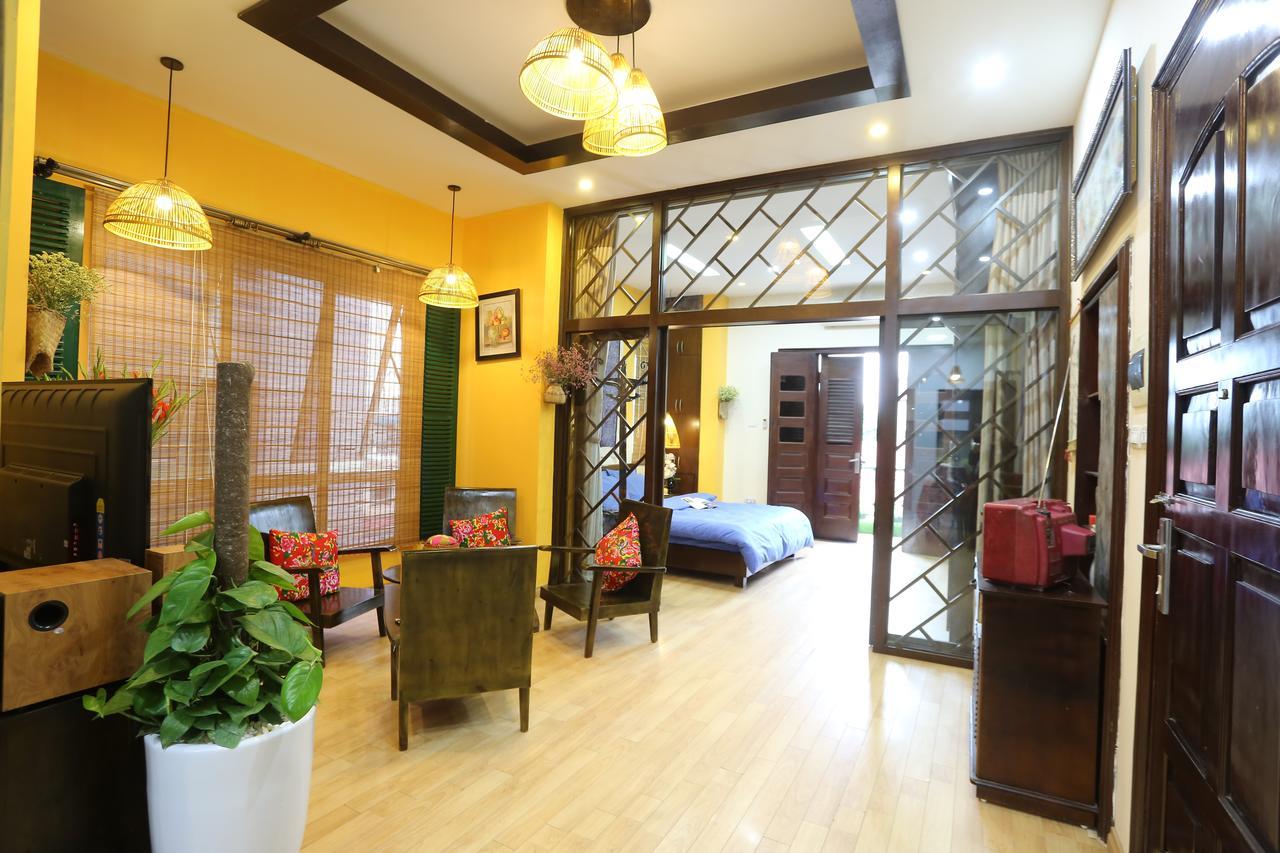 Tuti Lakeside Homestay Hanoi Bagian luar foto
