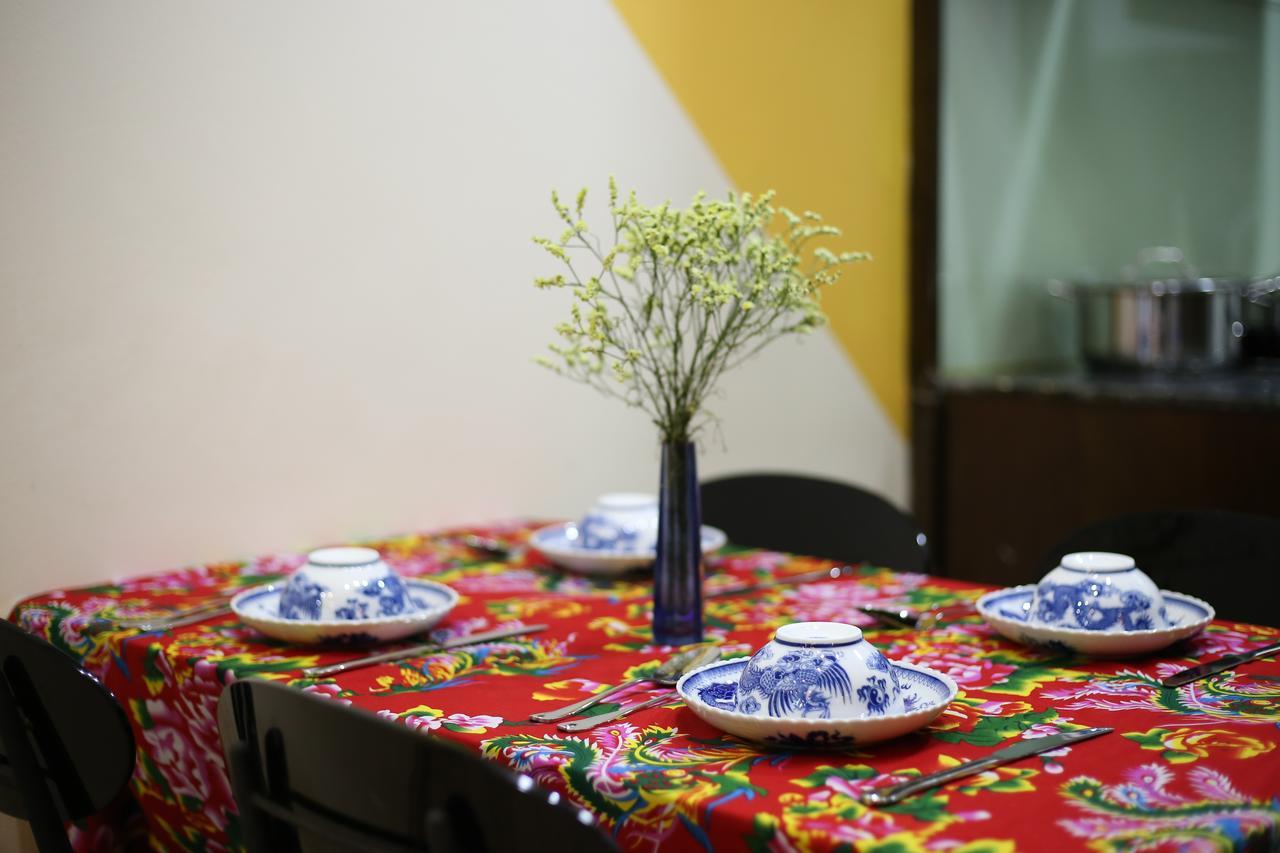 Tuti Lakeside Homestay Hanoi Bagian luar foto