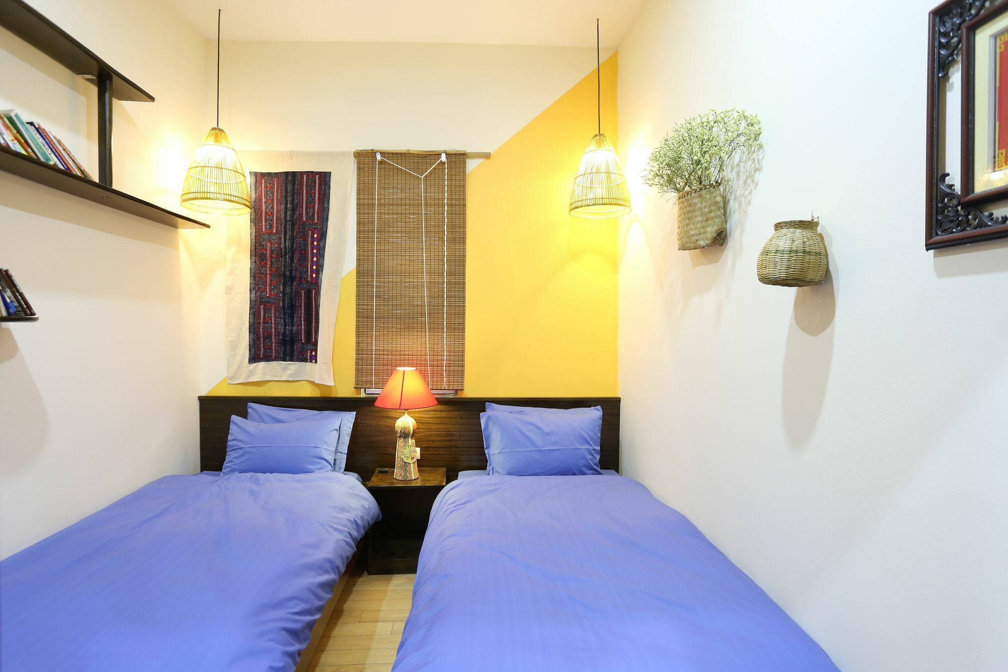 Tuti Lakeside Homestay Hanoi Bagian luar foto