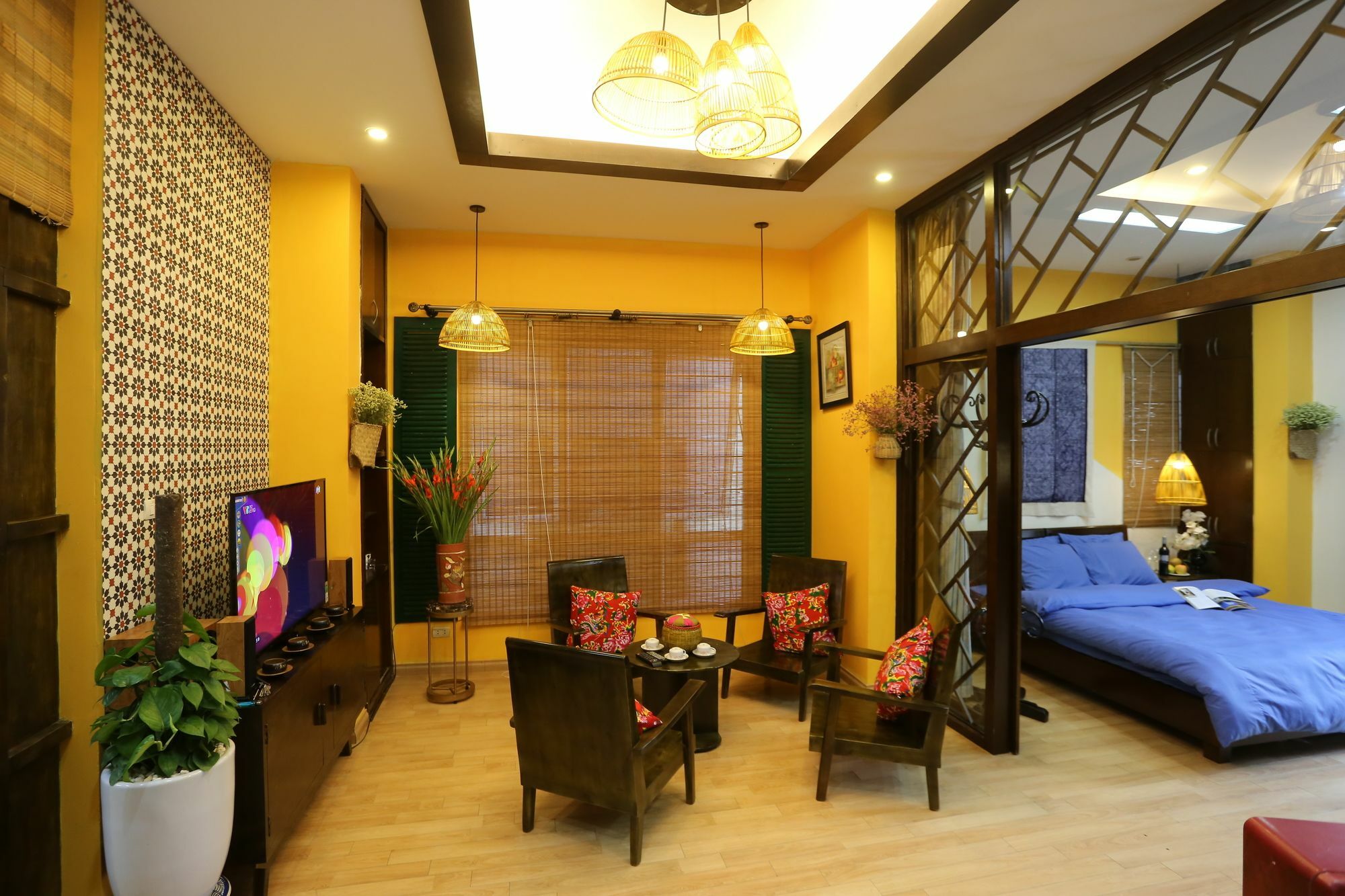 Tuti Lakeside Homestay Hanoi Bagian luar foto